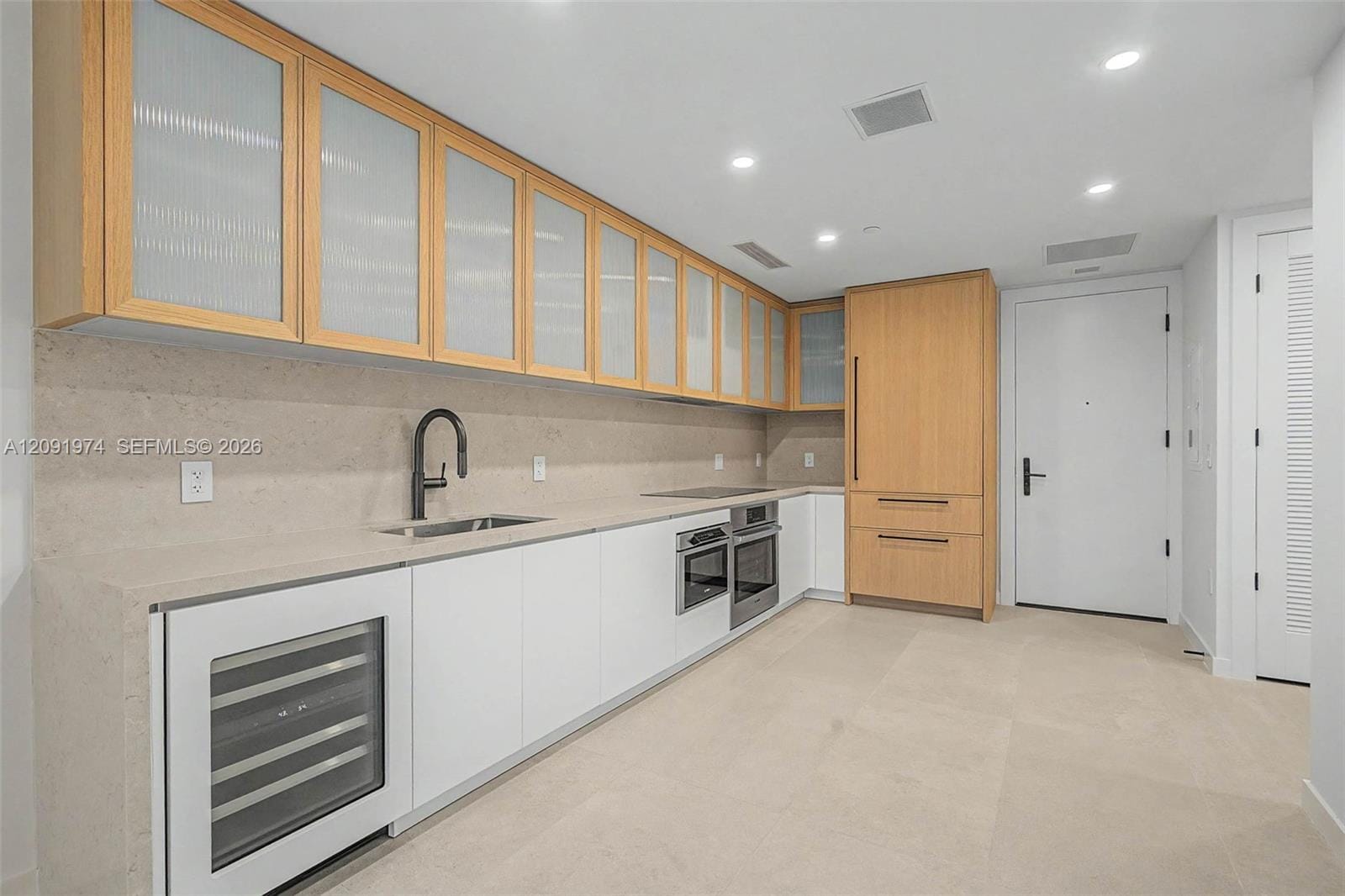 2200 Brickell Avenue 406 — photo 2