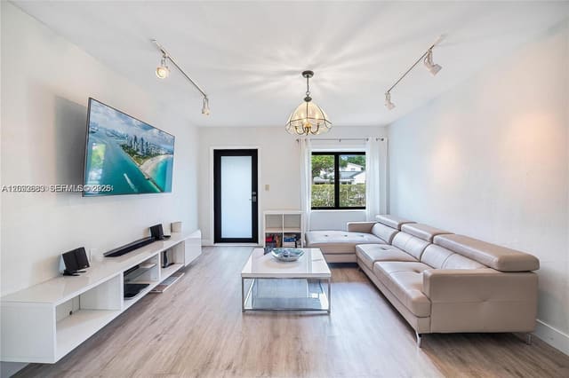 2520 SW 20th Street, Miami, FL 33145