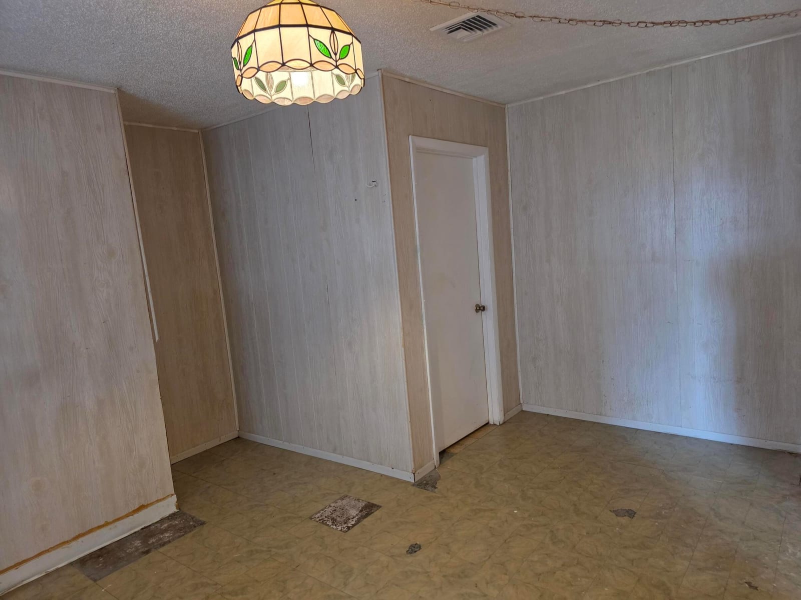 2906 Anderson Drive — photo 3