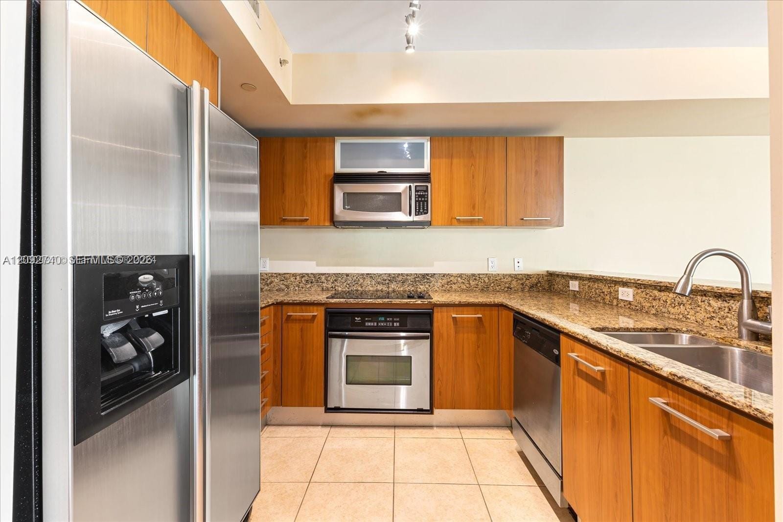 9055 SW 73rd Court 2108 — photo 4