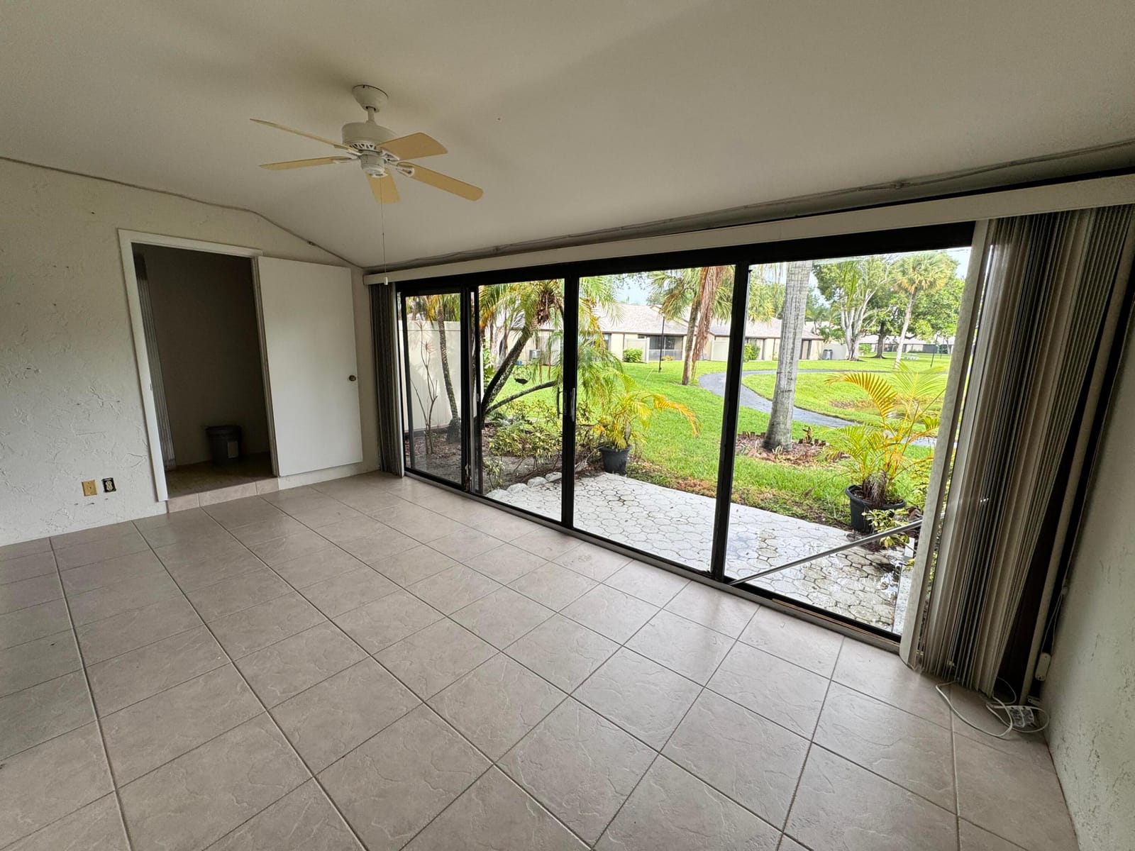 1025 Green Pine Boulevard B — photo 12