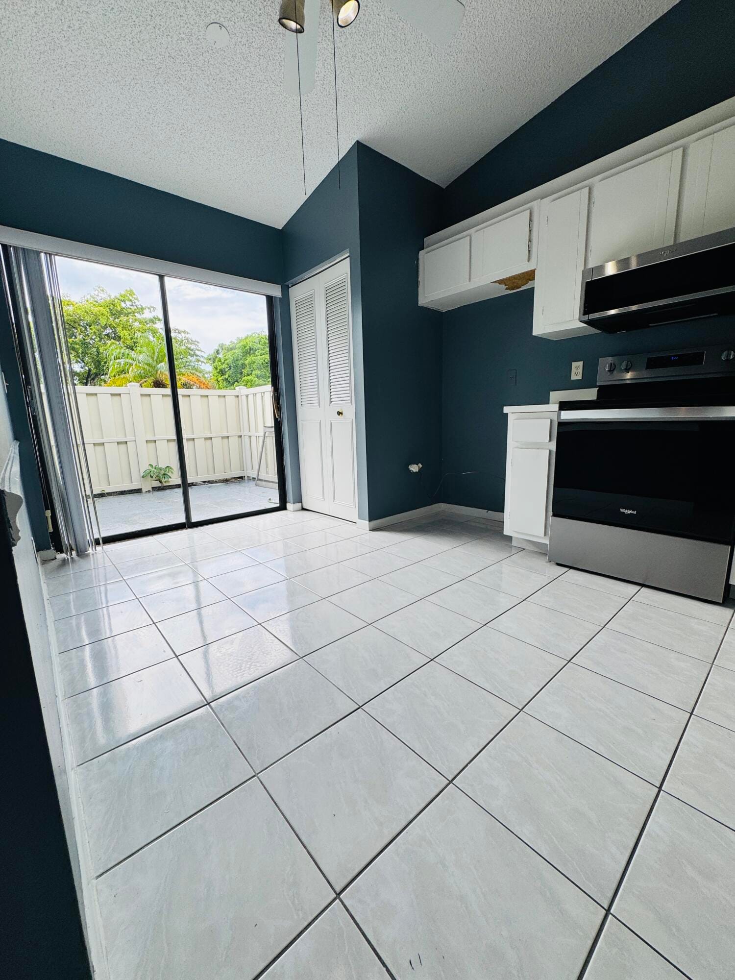 1025 Green Pine Boulevard B — photo 5