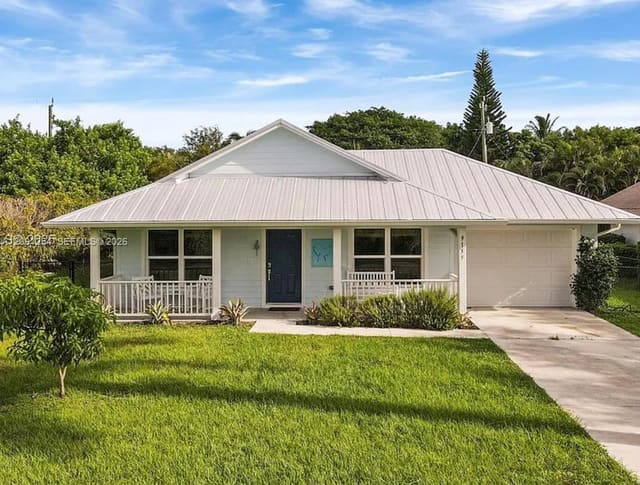 9155 SE Athena Street, Hobe Sound, FL 33455