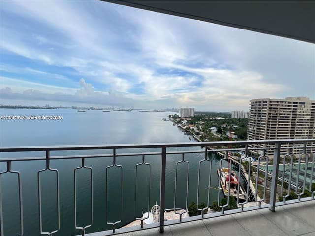 11111 Biscayne Boulevard 20E, Miami, FL 33181