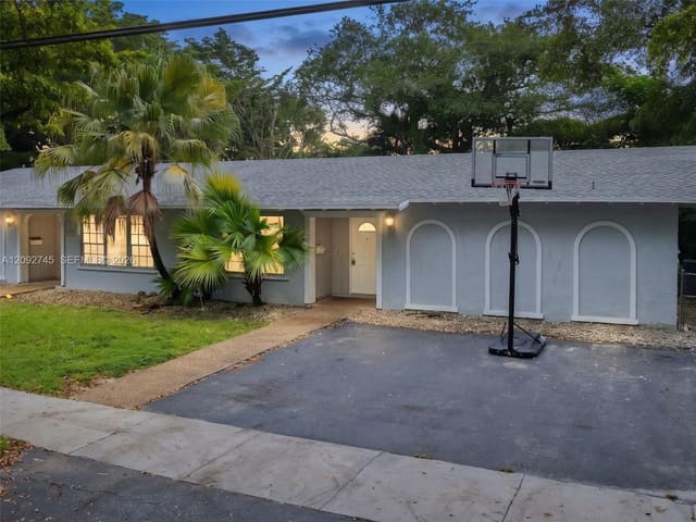 7752 SW 106th Street 7752, Pinecrest, FL 33156