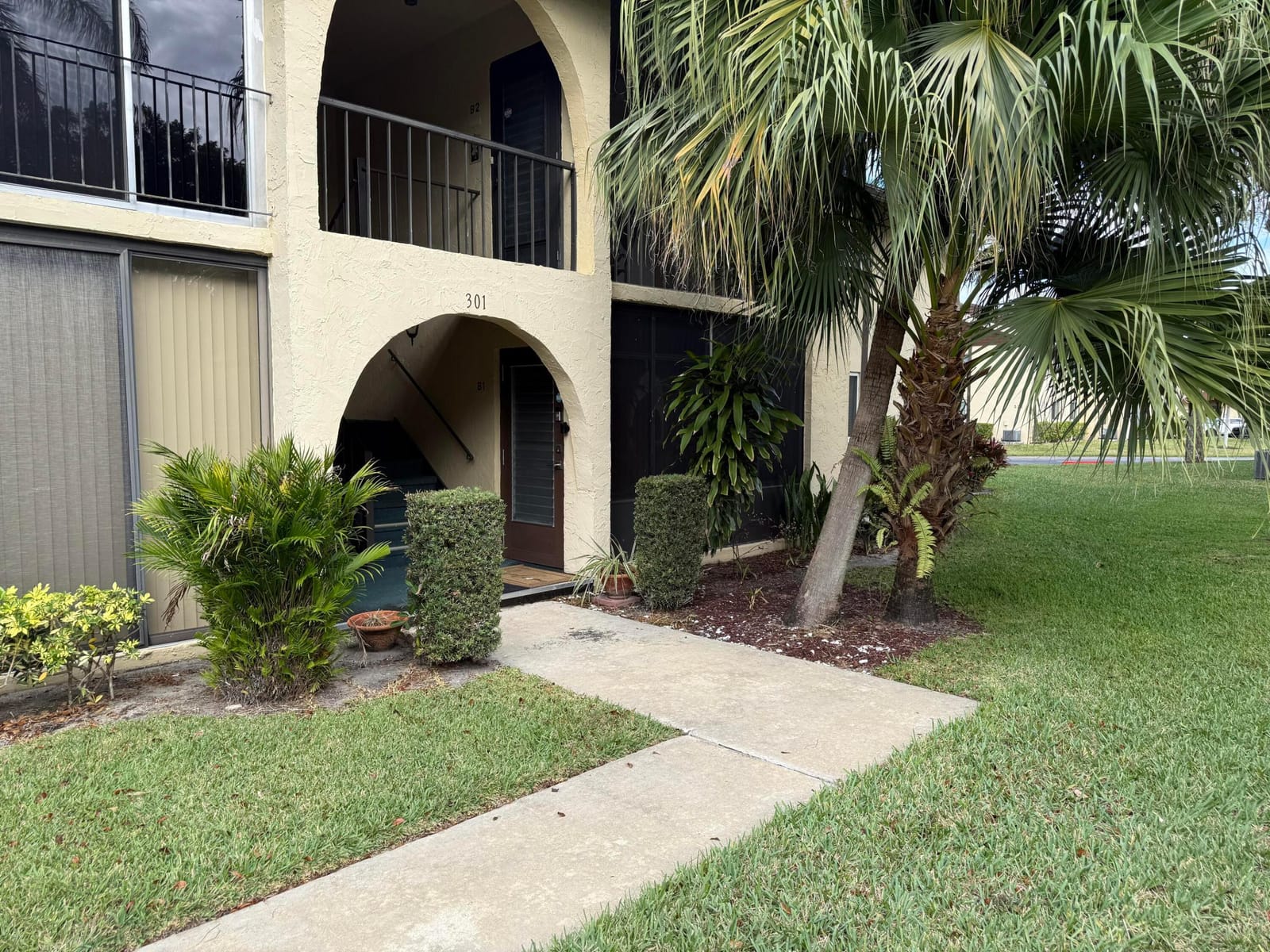 301 PINE RIDGE Circle B-1