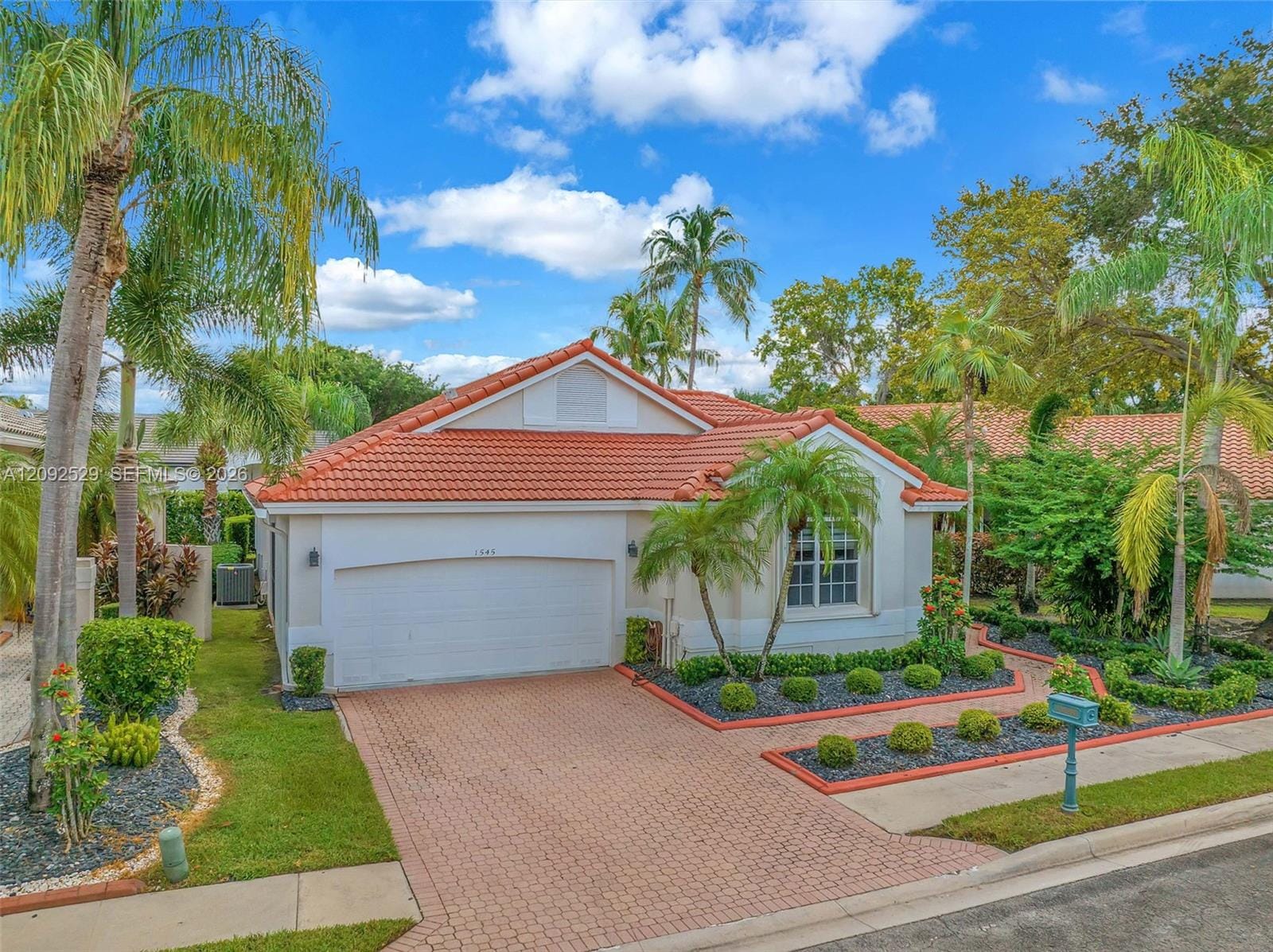1545 W Lacosta Drive W, Pembroke Pines, FL 33027 photo 2