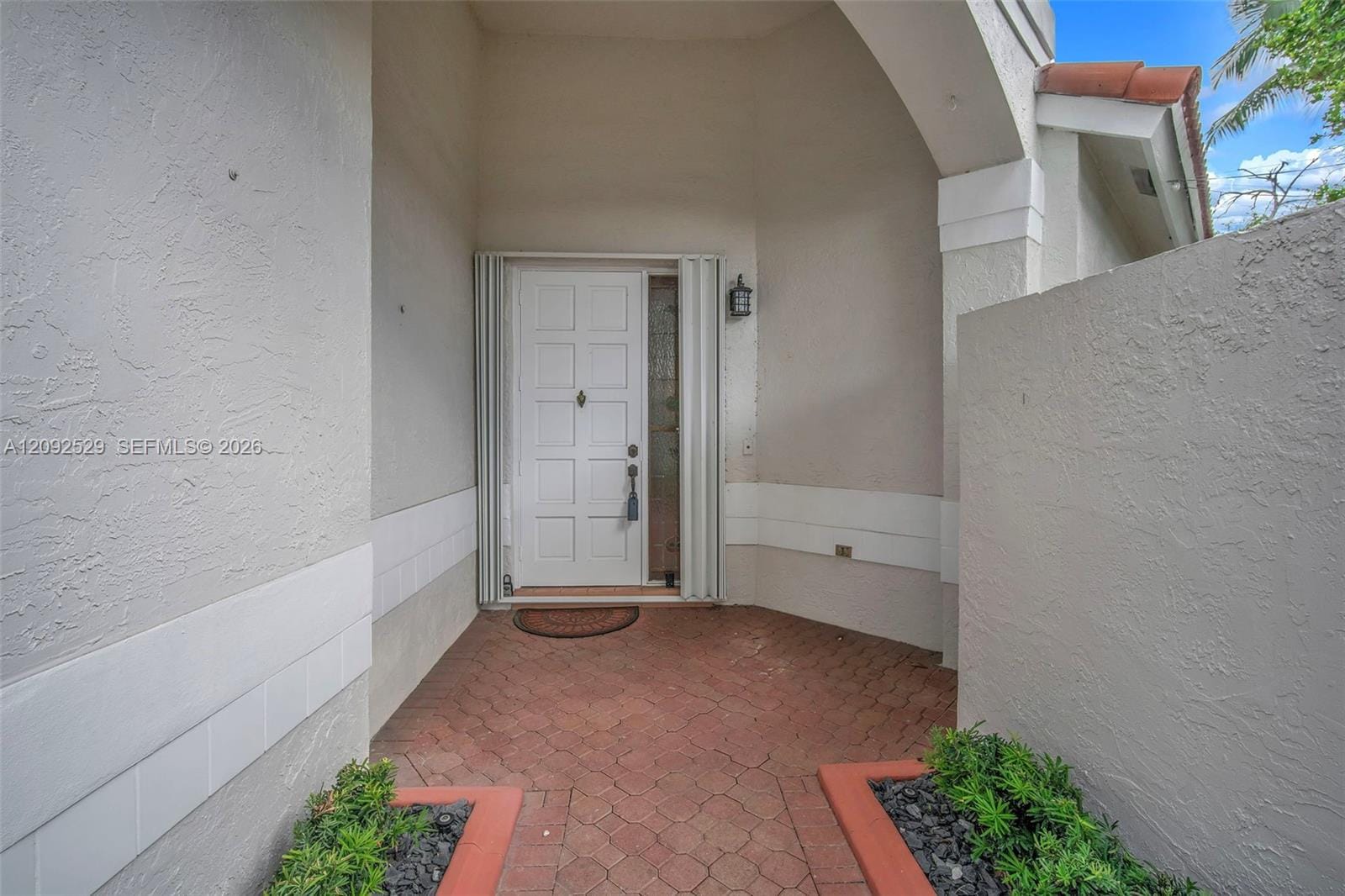 1545 W Lacosta Drive W, Pembroke Pines, FL 33027 photo 5