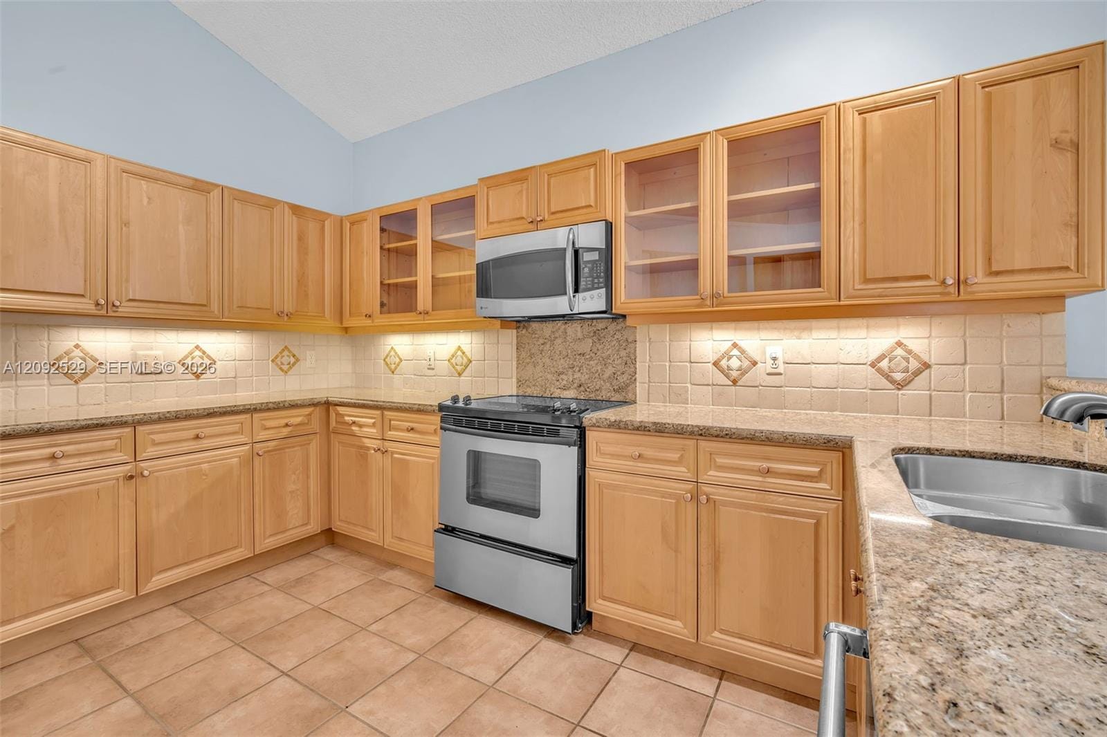 1545 W Lacosta Drive W, Pembroke Pines, FL 33027 photo 9
