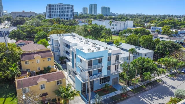 1620 NW 18th Street, Miami, FL 33125