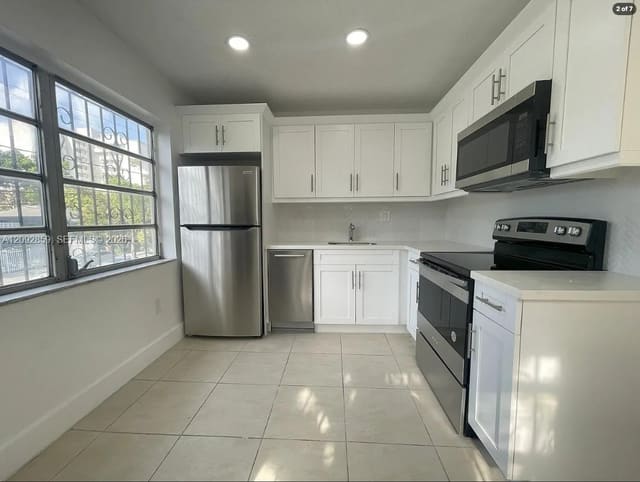 858 SW 2nd Street 4, Miami, FL 33130