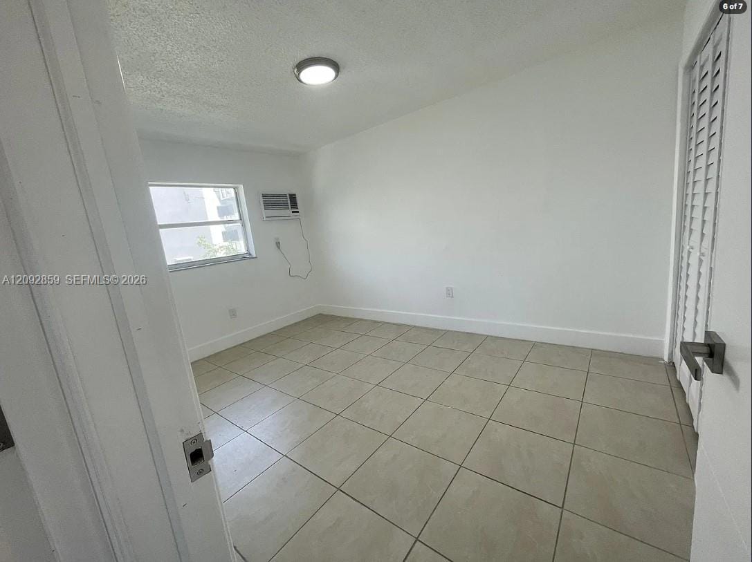 858 SW 2nd Street 4 — photo 3