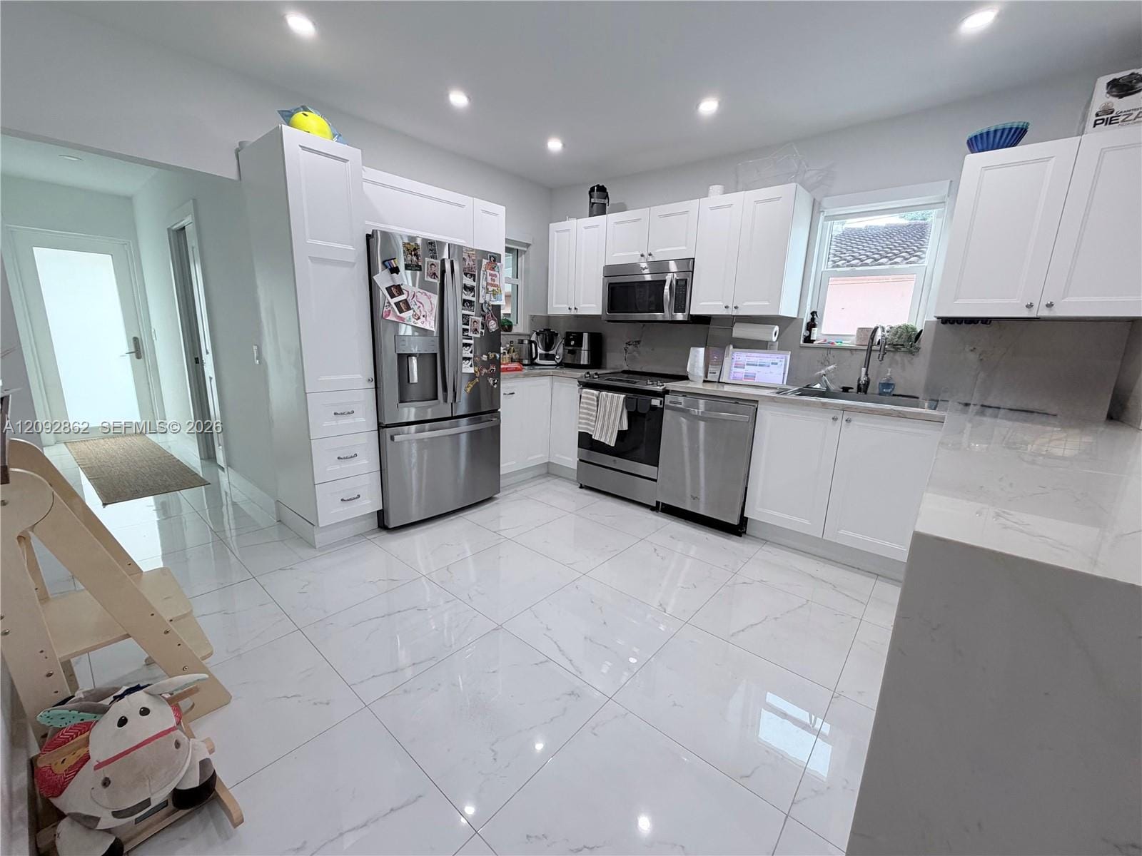 360 SW 20th Road — photo 2