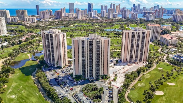 20301 W Country Club Drive 2428, Coronado Condo Tower, Aventura, FL