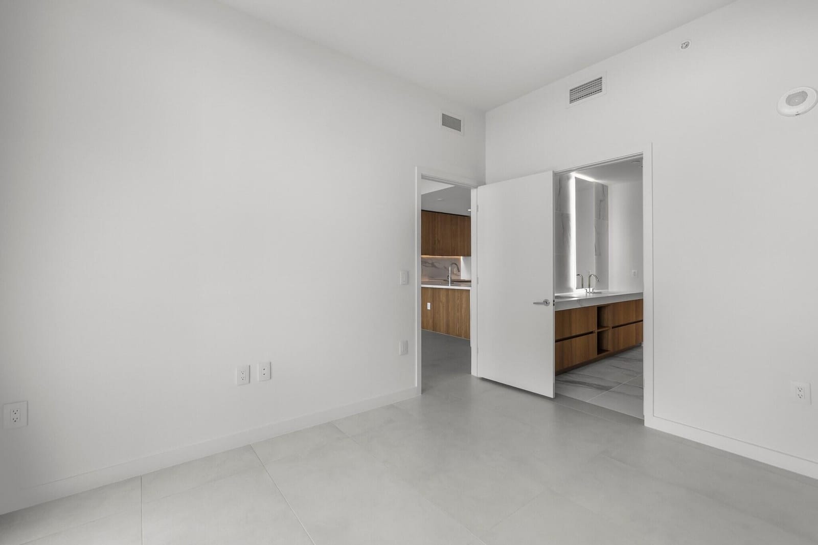 1400 Biscayne Boulevard 3604, Miami, FL 33132 photo 14
