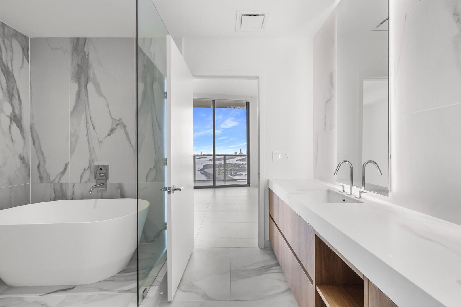 1400 Biscayne Boulevard 3604, Miami, FL 33132 photo 16