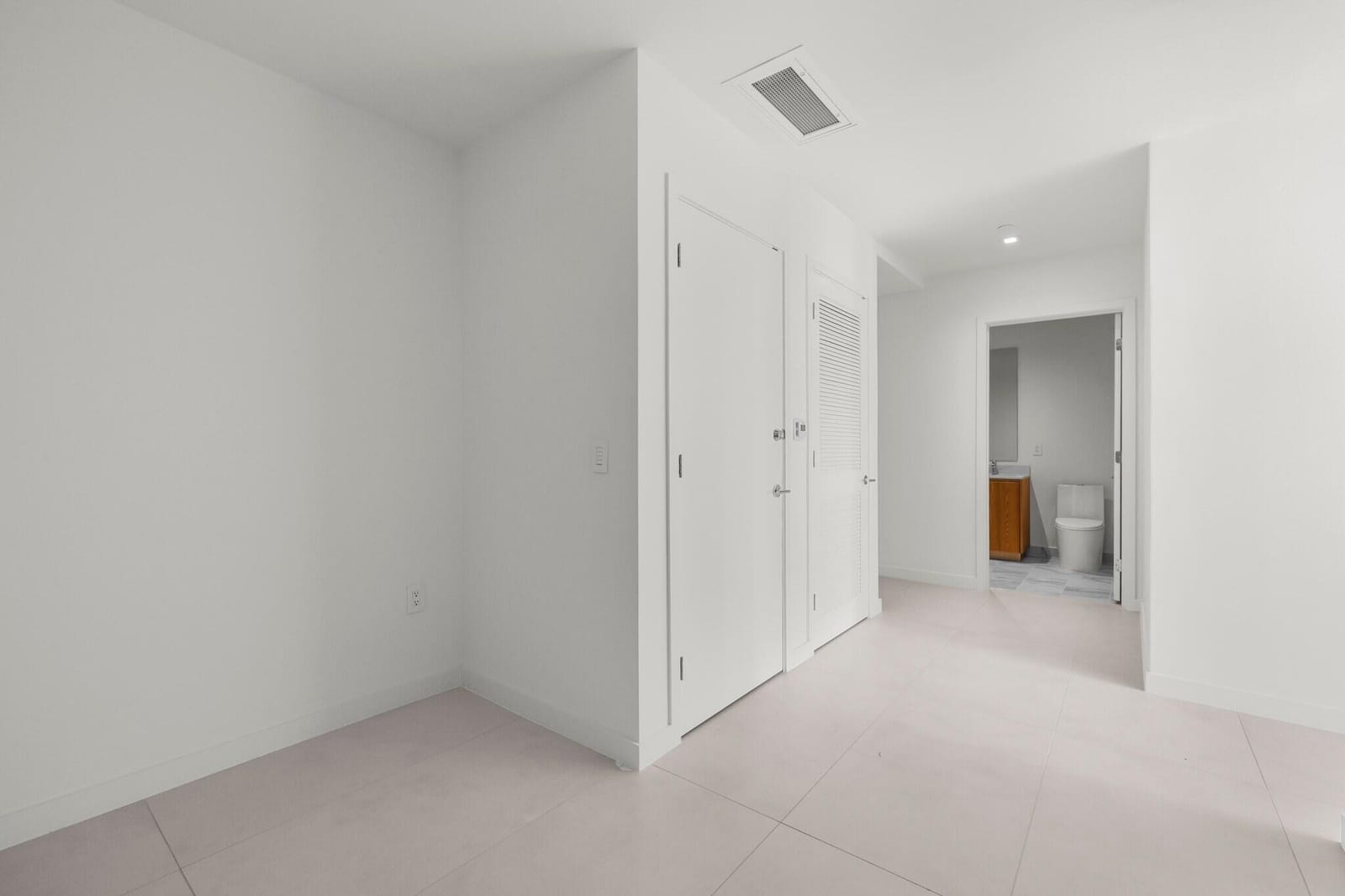 1400 Biscayne Boulevard 2904, Miami, FL 33132 photo 2