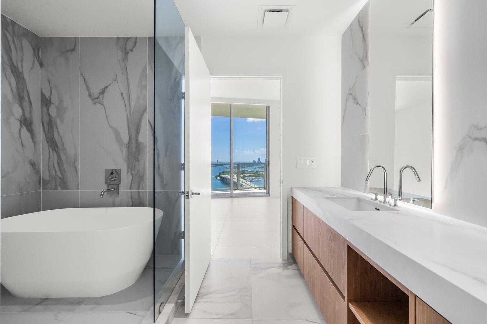 1400 Biscayne Boulevard 2904, Miami, FL 33132 photo 13