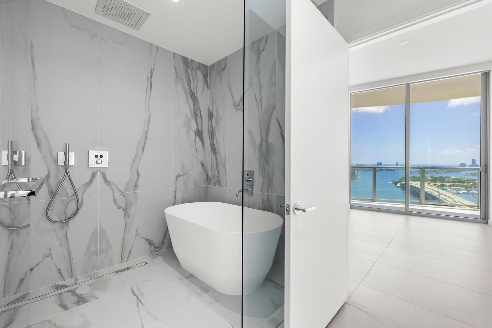 1400 Biscayne Boulevard 2904, Miami, FL 33132 photo 14
