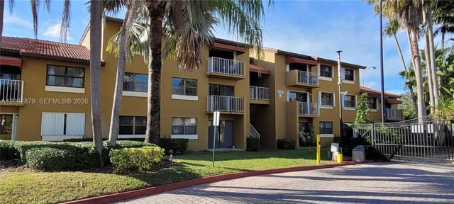 15650 SW 80th Street F-208, Miami, FL 33193