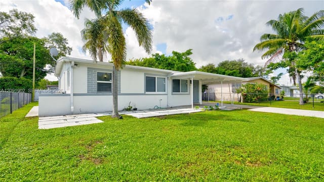 4250 SW 39th Street, West Park, FL 33023