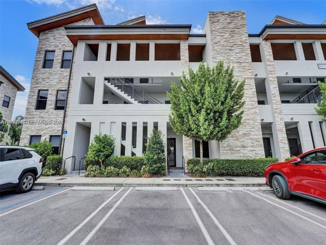 8195 NW 104th Avenue 2, Doral, FL 33178