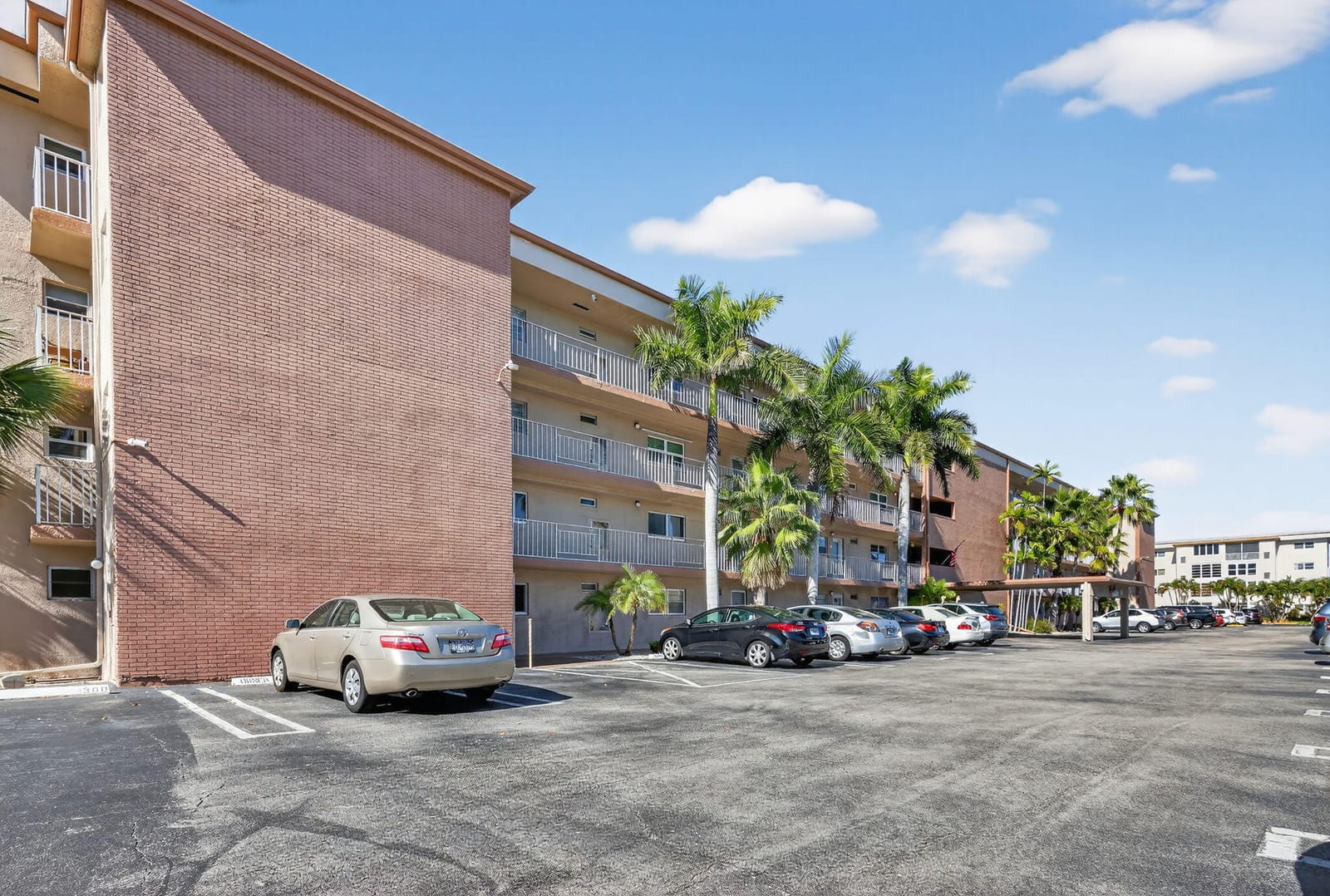 2615 NE 1ST Court 201, Boynton Beach, FL 33435 photo 2