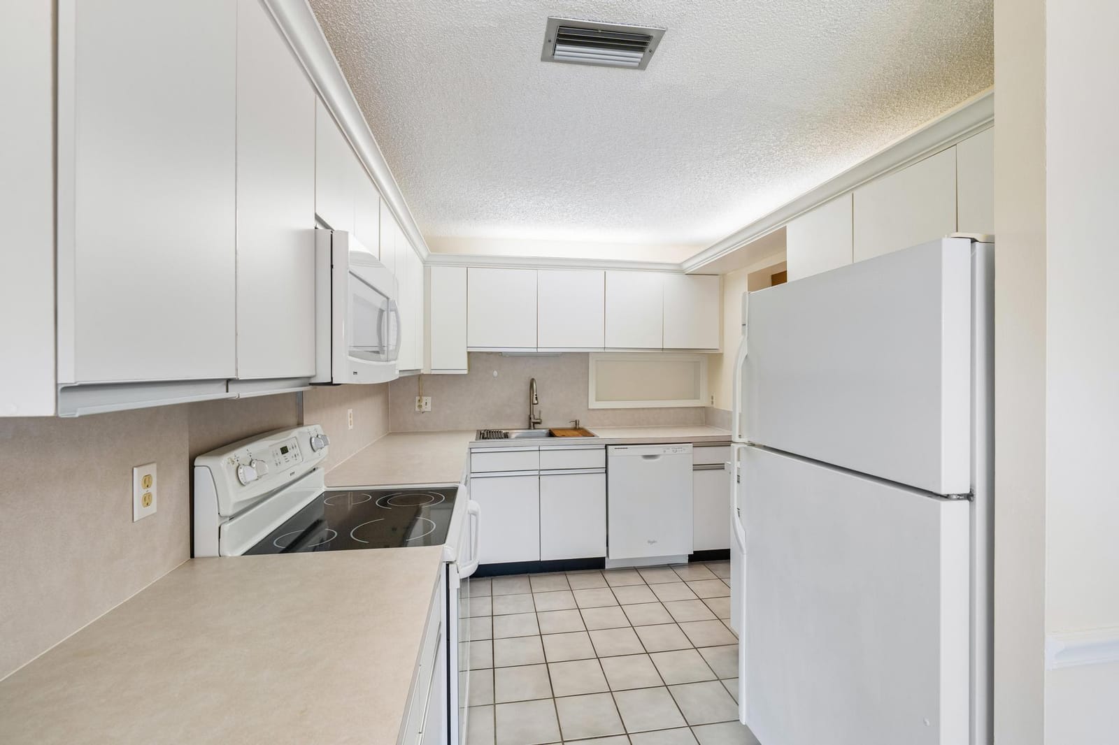 10101 Mangrove Drive 201 — photo 8