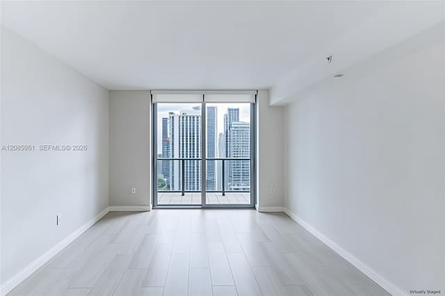 45 SW 9th Street 3105, Miami, FL 33130