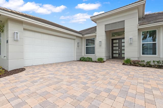 9323 SW Pinnacle Place, Port St. Lucie, FL 34987