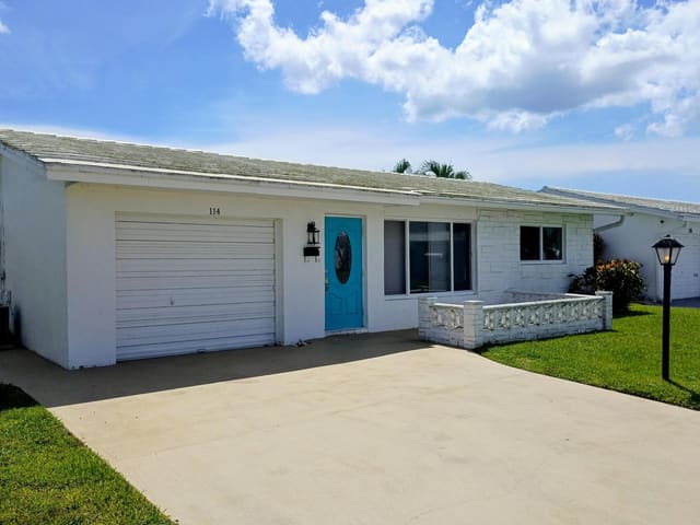 114 SW 10TH Street, Boynton Beach, FL 33426