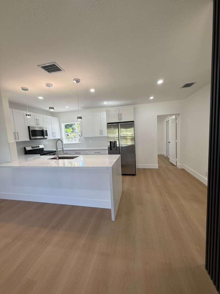 726 S 11TH Street — photo 5