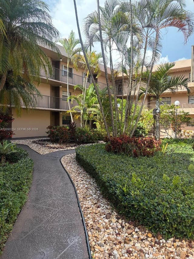 10975 SW 107th Street 313, Miami, FL 33176