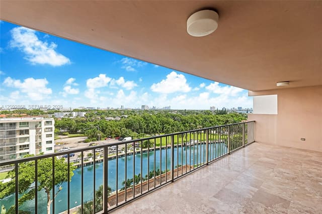 1800 NE 114th Street 811, Miami, FL 33181