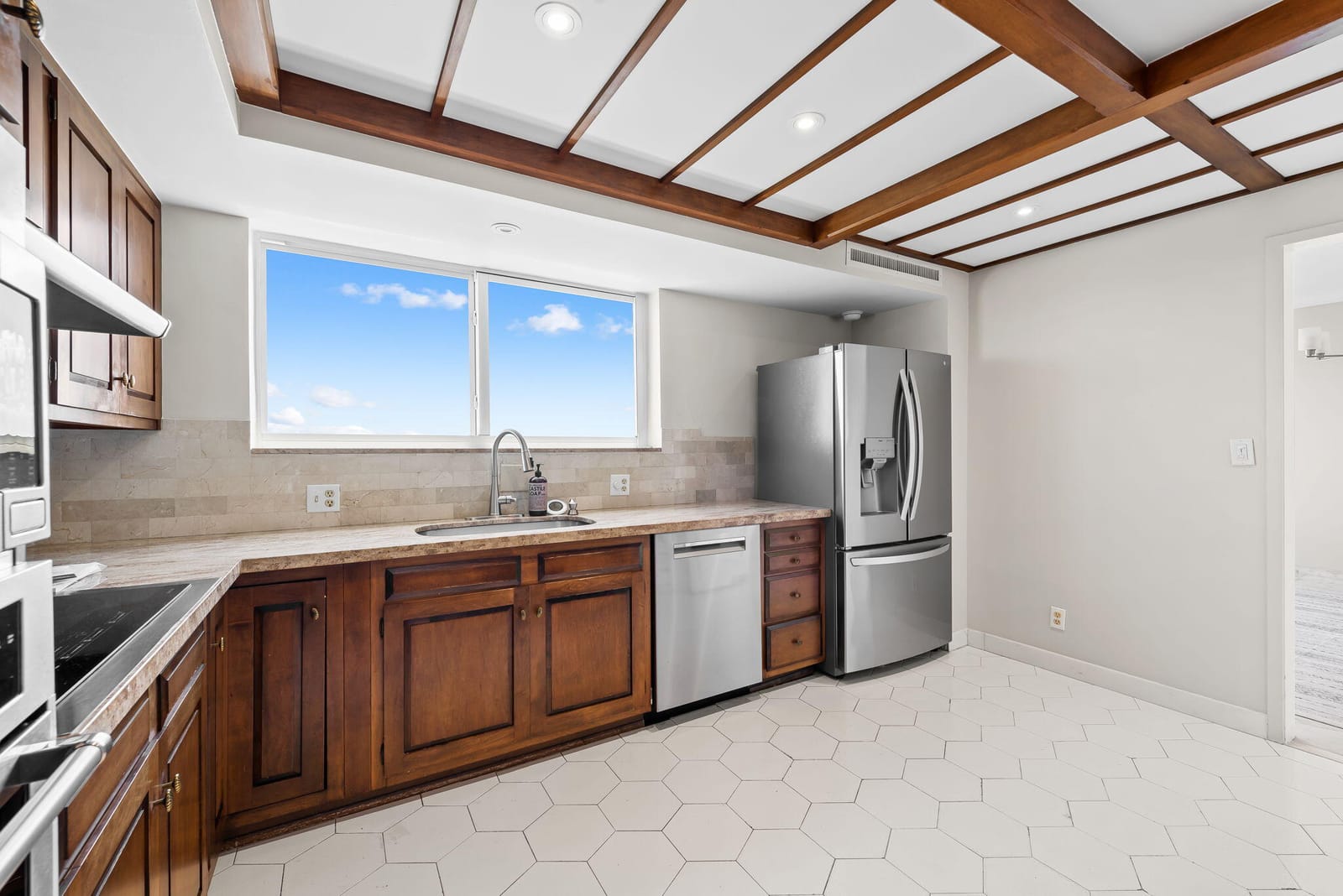 333 SUNSET Drive 1008, Fort Lauderdale, FL 33301 photo 11