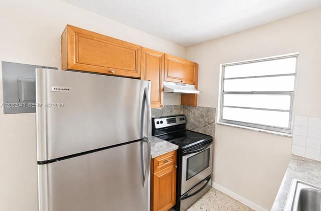 2315 W Okeechobee Road 304, Hialeah, FL 33010