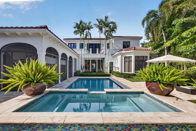 213 Via Palacio, Palm Beach Gardens, FL 33418