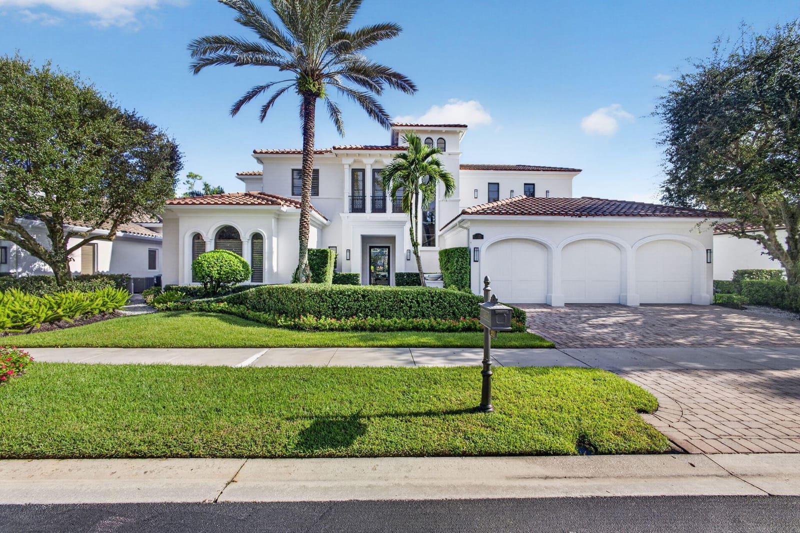 213 Via Palacio, Palm Beach Gardens, FL 33418 photo 2