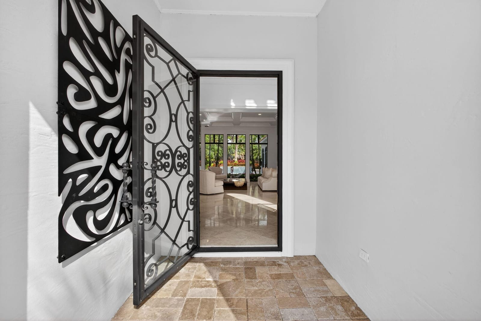 213 Via Palacio, Palm Beach Gardens, FL 33418 photo 4
