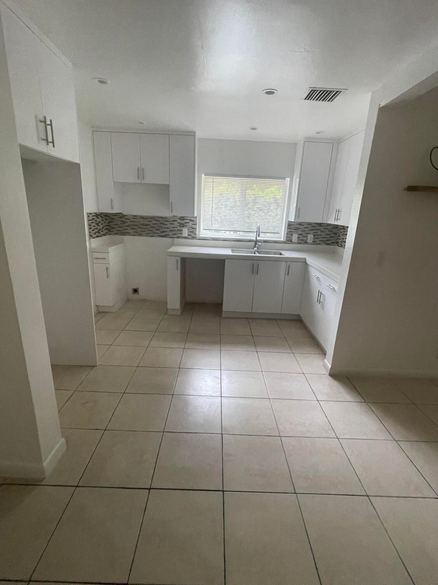 2410 GARFIELD Street — photo 1