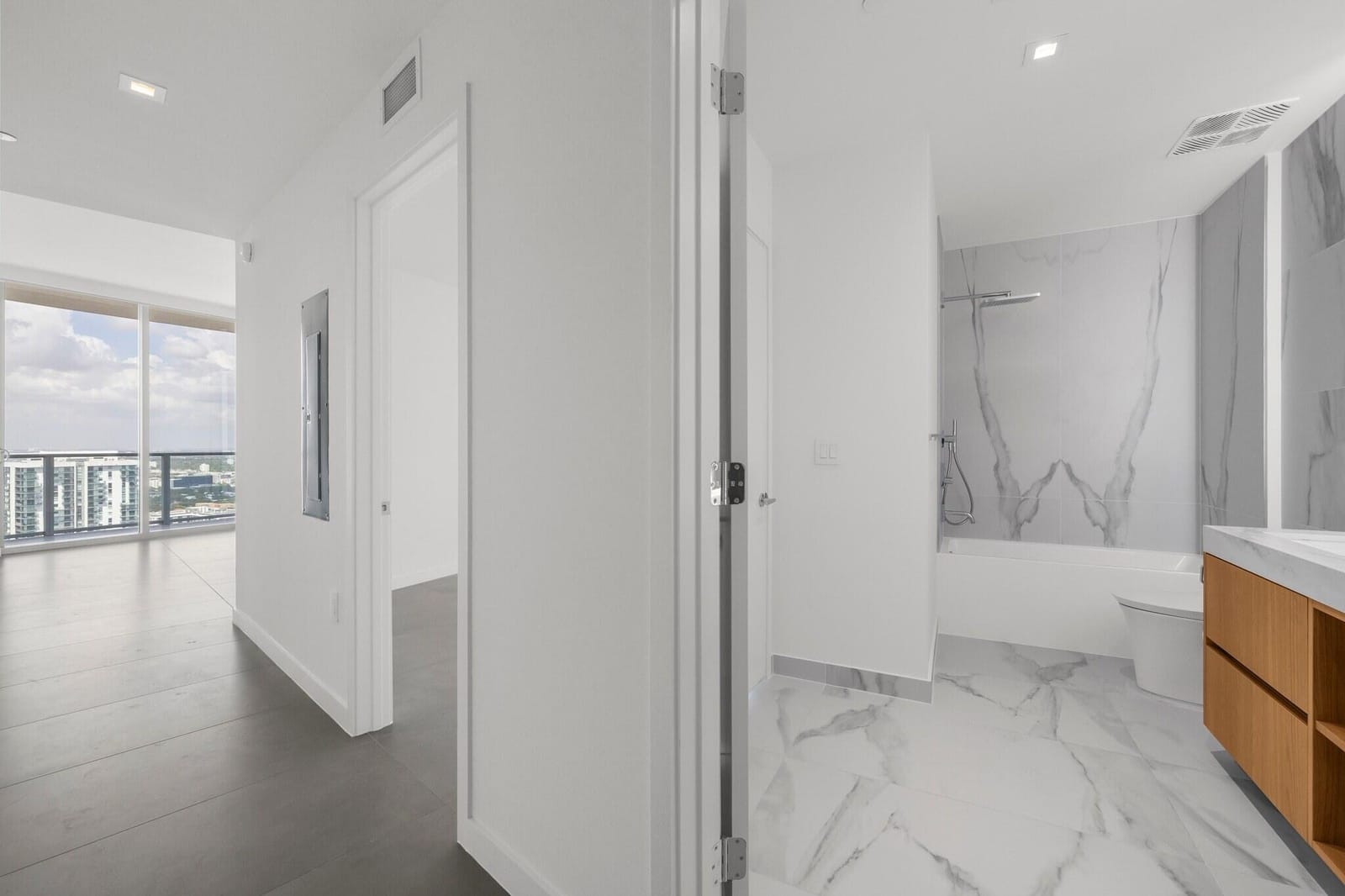 1400 Biscayne Boulevard 3607, Miami, FL 33132 photo 2