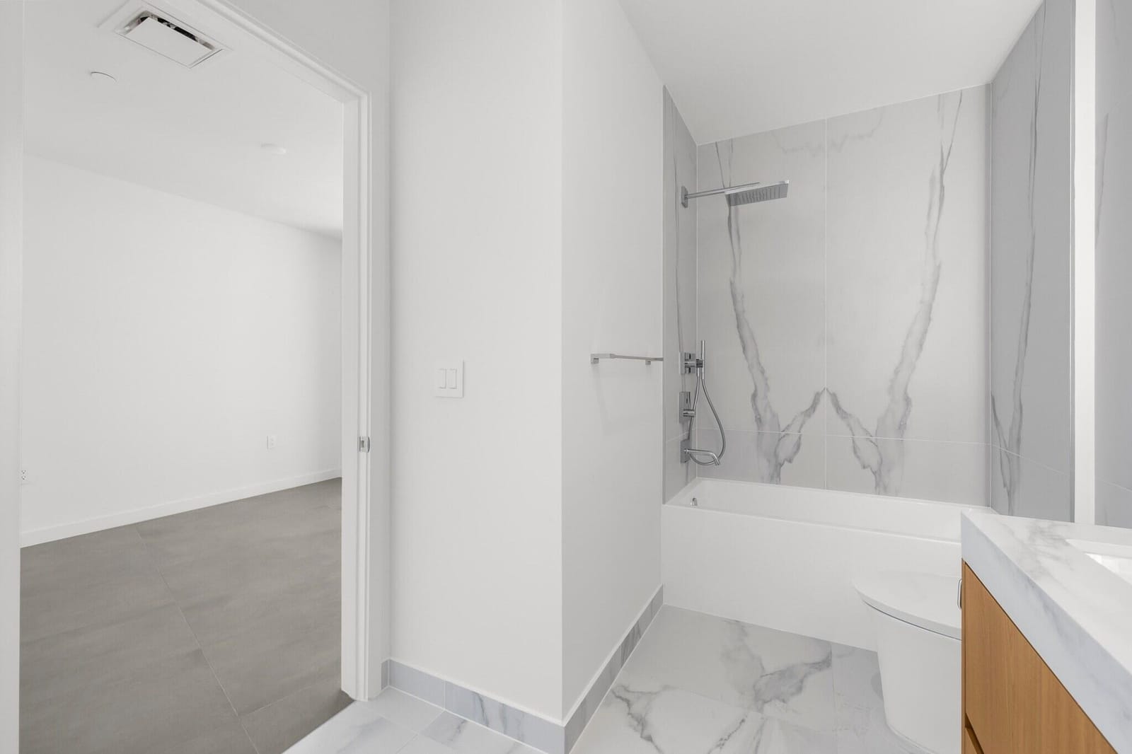 1400 Biscayne Boulevard 3607, Miami, FL 33132 photo 4