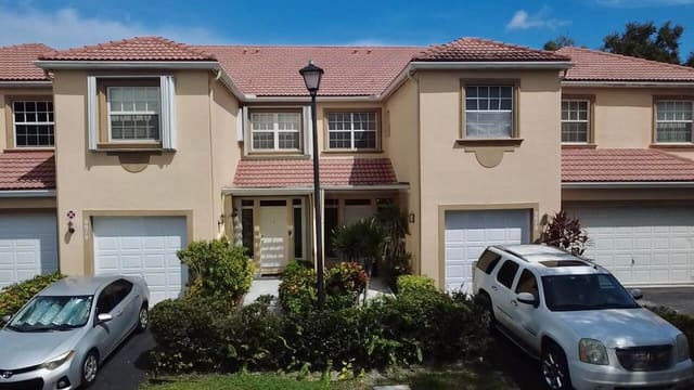 9678 ROYAL PALM Boulevard, Coral Springs, FL 33065
