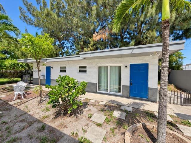 119 NW 43rd Court 5, Oakland Park, FL 33309