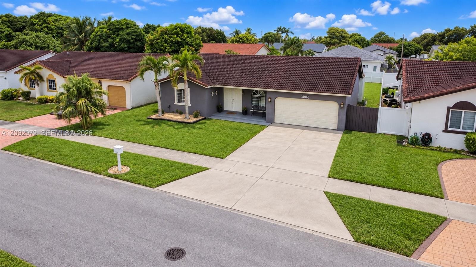 18046 SW 154th Place, Miami, FL 33187 photo 2