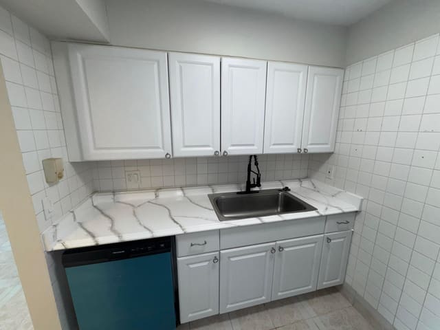 1758 Abbey Road 102, West Palm Beach, FL 33415
