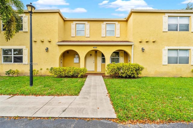10729 La Placida Drive 3-4, Coral Springs, FL 33065