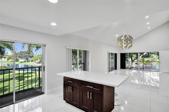 7581 NW 86th Terrace 201, Tamarac, FL 33321
