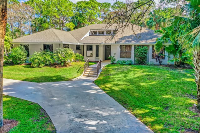 8300 159th Court N, Palm Beach Gardens, FL 33418