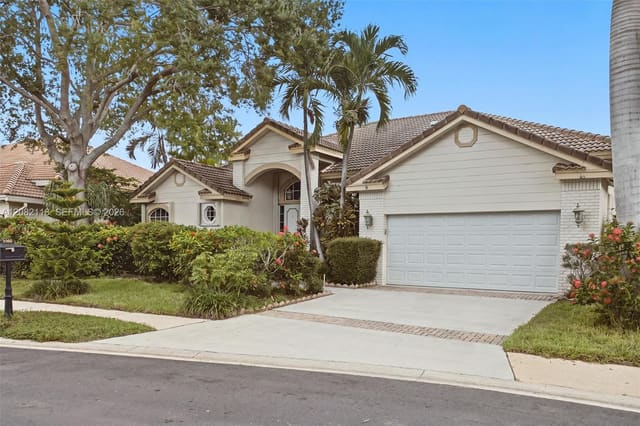3026 Lakewood Drive, Weston, FL 33332